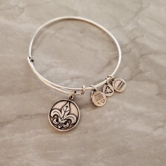 ⚜ Alex and Ani French Royalty Fleur de Lis Silver Expandable Charm Bracelet ⚜ - Picture 1 of 6